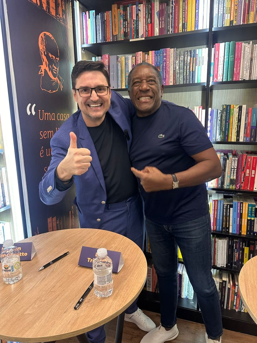 Kleiton Franciscatto com Geraldo Rufino, coautor de Os Improváveis